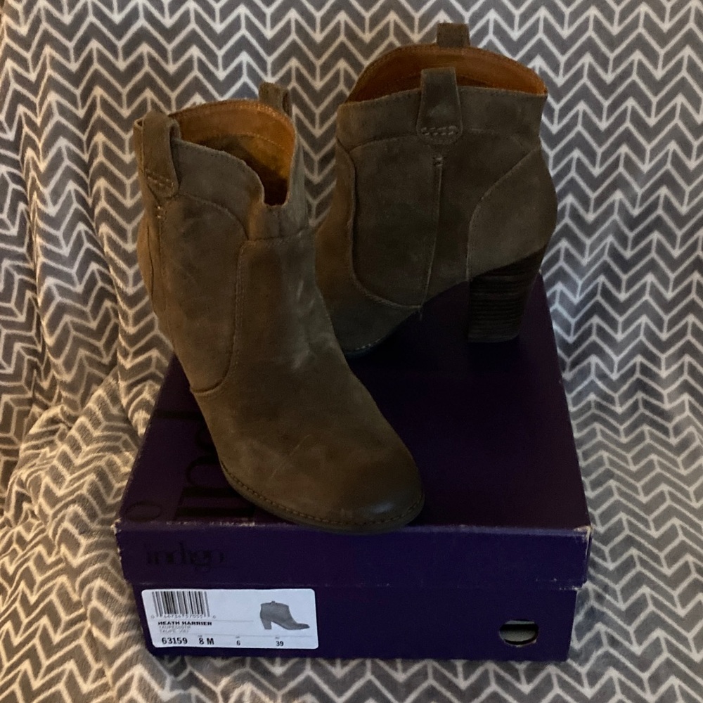 Clarks  Ankle Booties